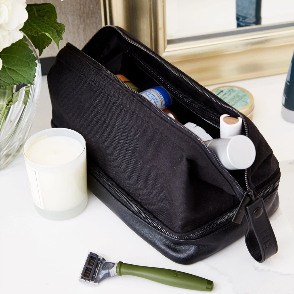 Beis The Dopp Kit (Sold-out at Beis)